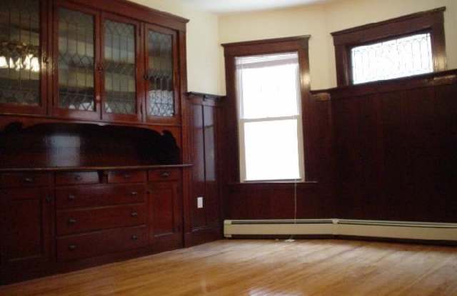 35 Waverly St. - 35 Waverly Street, Boston, MA 02135