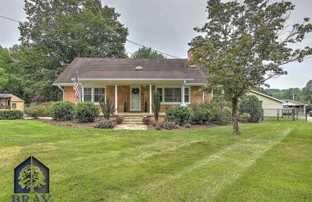 2833 W Walnut St. photos photos