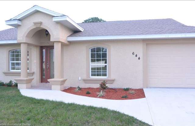 Three Bedroom-Two Bath-Single Family home-LAKE PLACID photos photos