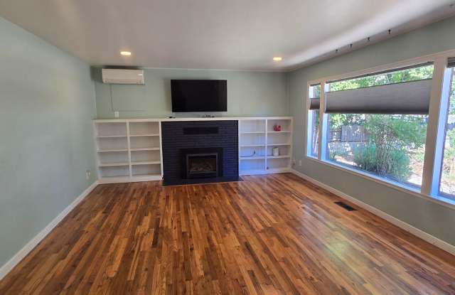 Charming 2-bedroom, 1-bath home in Grass Valley Gallery 3