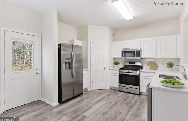 2913 Greyhawk Lane Gallery 4