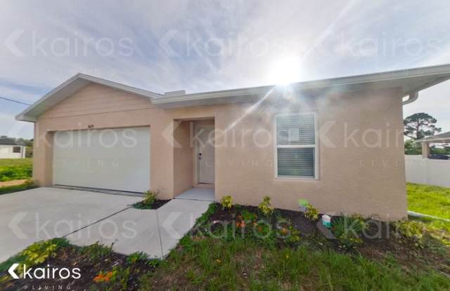 3024 Northeast 1st Avenue photos photos