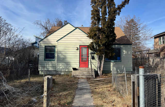 727 Woodford Street - Front photos photos