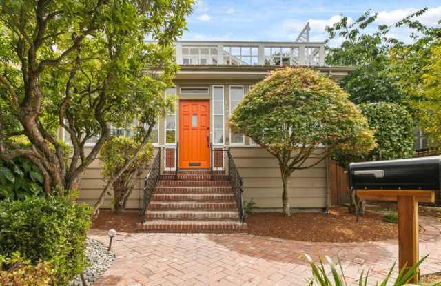 5341 Southwest Admiral Way Gallery 4
