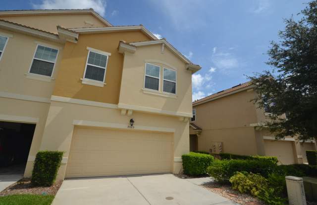 Gorgeous 3/2.5 Townhome in East Orlando ~ Corner Unit w/ 2-Car Garage  Fenced Yard! photos photos