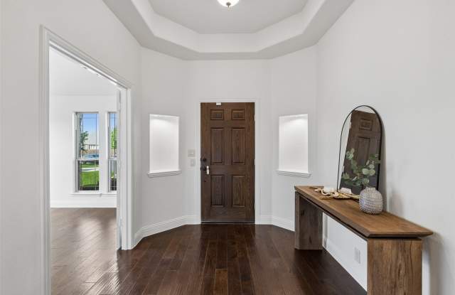 500 Cottage Place Gallery 4