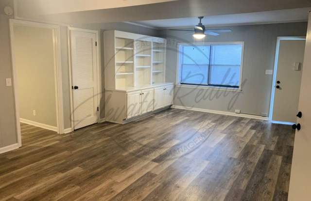 ONE MONTH FREE RENT: Spacious 3BR/1BA Lower-Level Apartment with Lake Views – 1170 Sq Ft! Gallery 2