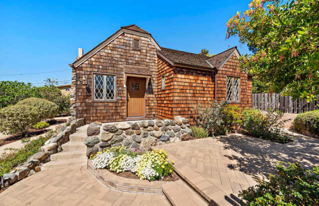 North Laguna Story Book Cottage Gallery 4
