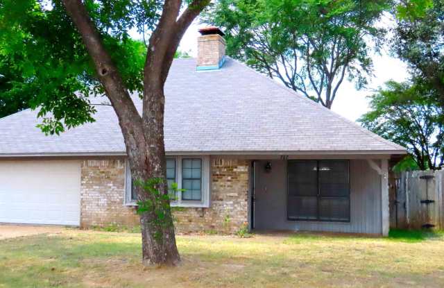 707 Kelli Ln. - 707 kelli, Whitehouse, TX 75791