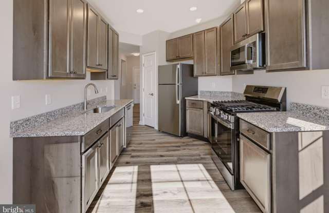 12832 CLARKSBURG SQUARE Road Gallery 3
