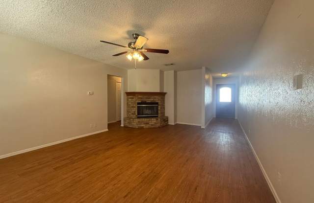 78745 / OFF W. WM CANNON : 3 BED SFH  - Gallery 4