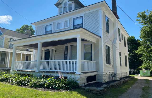 826 Wealthy SE- 5 bedrooms! Wealthy St shopping district. photos photos 826 Wealthy SE- 5 bedrooms! Wealthy St shopping district. photos photos