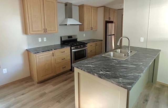33 Rena Dr - 33 Rena Drive, Wesleyville, PA 16510