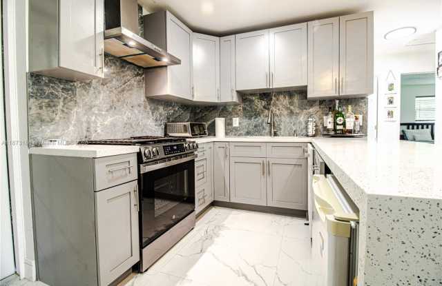 5601 SW 38th St photos photos