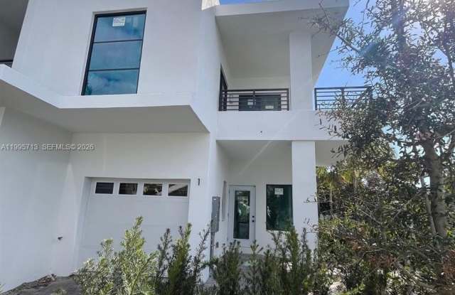 2511 Pierce St photos photos