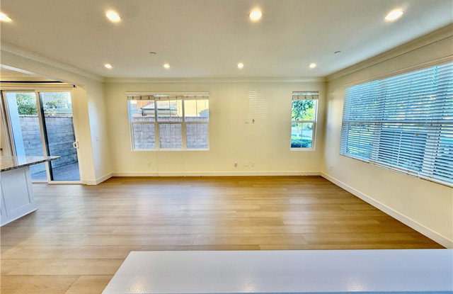 112 Crescent Moon Gallery 3