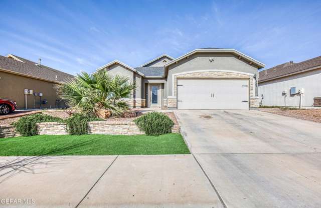 Exquisite Single Level Horizon Home With Refrigerated Air Located In Quiet Neighborhood photos photos