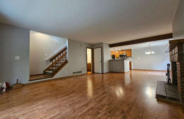 Aurora Highlands 3 Bed 2 1/2 Bath House w/ New carpet and Paint Available Now - 1832 South Pagosa Way, Aurora, CO 80017