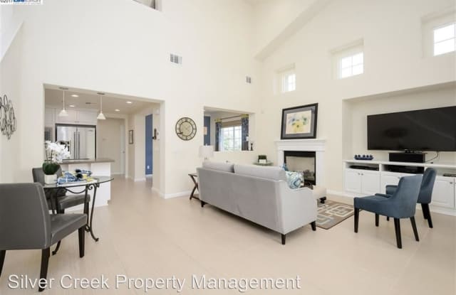 2811 Quarryhill Ave. Unit #2 Gallery 4