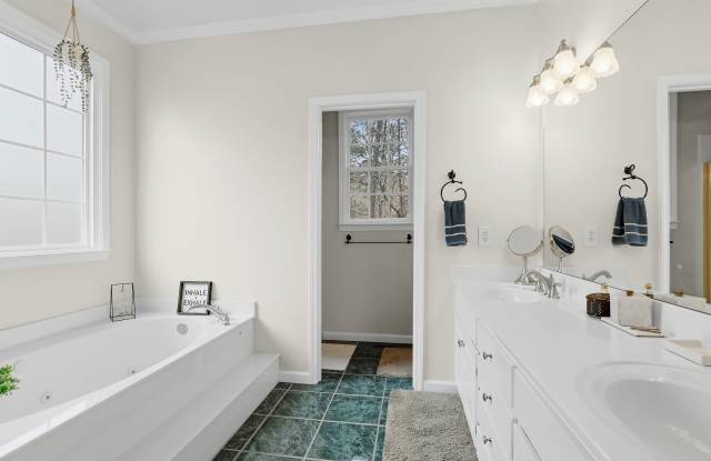 5574 Bent Grass Way Gallery 2