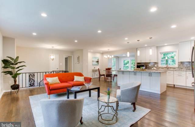 9112 SANTAYANA DRIVE - 9112 Santayana Drive, Mantua, VA 22031