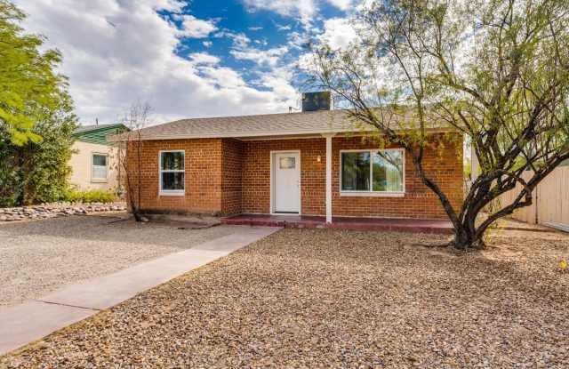Adorable Brick home near UA photos photos
