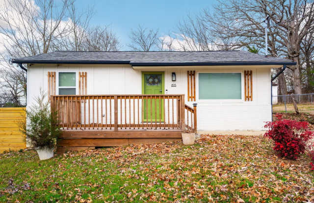 855 N Chamberlain Avenue photos photos