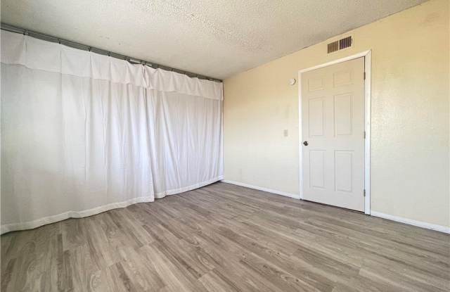 1709 S FAIRFIELD Avenue Gallery 4