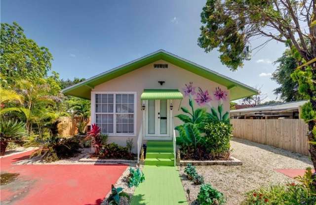 1870 NW 19th St #FRONT photos photos