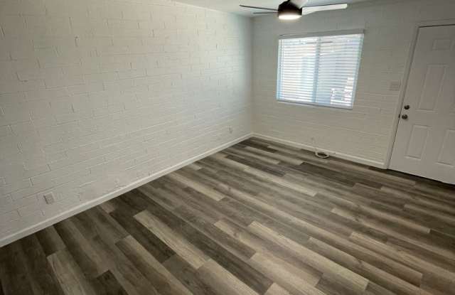 Coming Soon! 2 Bedroom, 1 Bath Nice Apartment Gallery 4