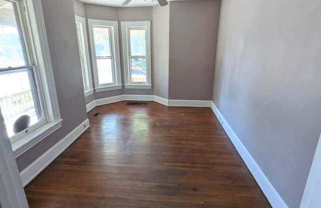 400 RURAL Avenue Gallery 3