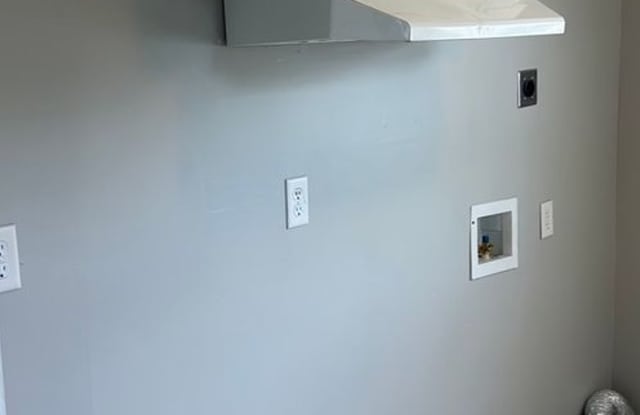 Charming 2-Bedroom Home for Rent Gallery 4