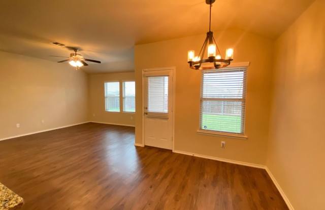 2105 Meadow Park Drive Gallery 4