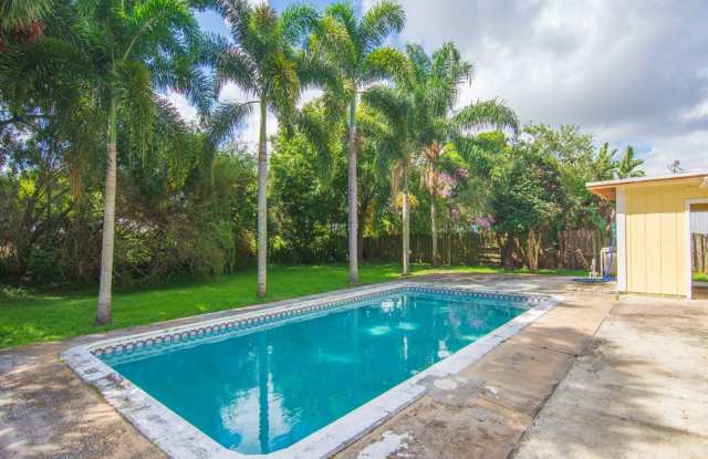 444 SE Crosspoint Dr - 444 Southeast Crosspoint Drive, Port St. Lucie, FL 34983