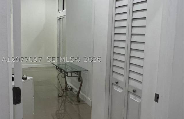 1412 SW 82nd Ct Gallery 2