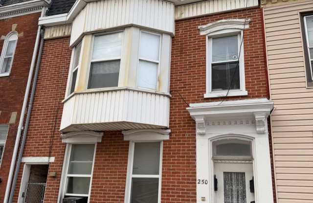 Pershing S Ave 250 - Blouse photos photos