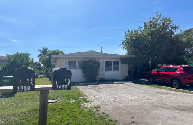 ** SUNRISE VILLAS ** PET FRIENDLY ** CLOSE TO I-75 ** UNFURNISHED ANNUAL ** photos photos