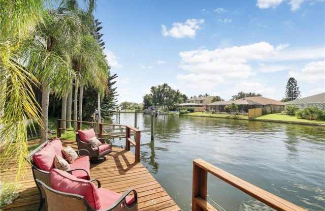 6106 GALLEON WAY - 6106 Galleon Way, Town 'n' Country, FL 33615
