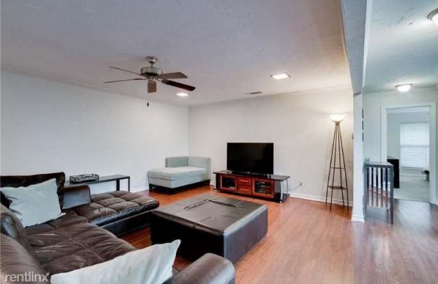 808 Saint Paul Court Gallery 3