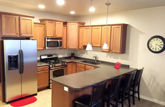 Spacious 2 Bedroom Townhome at The District! photos photos