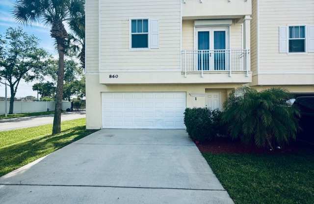 3 STORY, 3BR/3.5BA CONDO WITH ELEVATOR photos photos