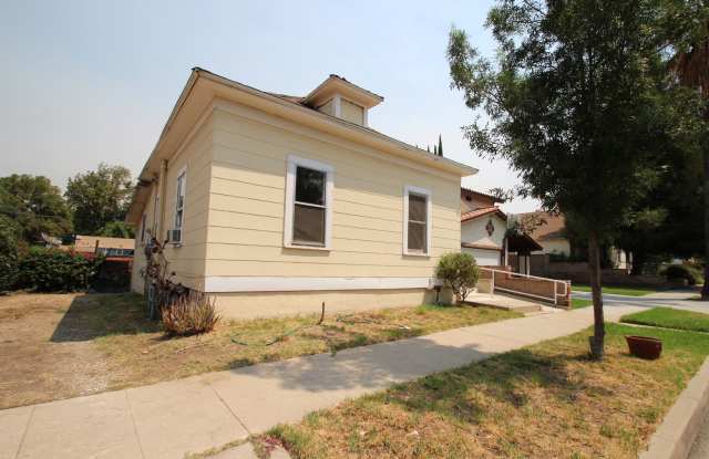 2 Bedroom House for Lease. Great San Dimas Location, Very Large Back Yard. Gallery 3