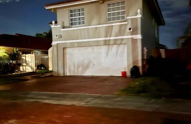 6124 SW 149th Ave - 6124 Southwest 149th Avenue, Kendall West, FL 33193