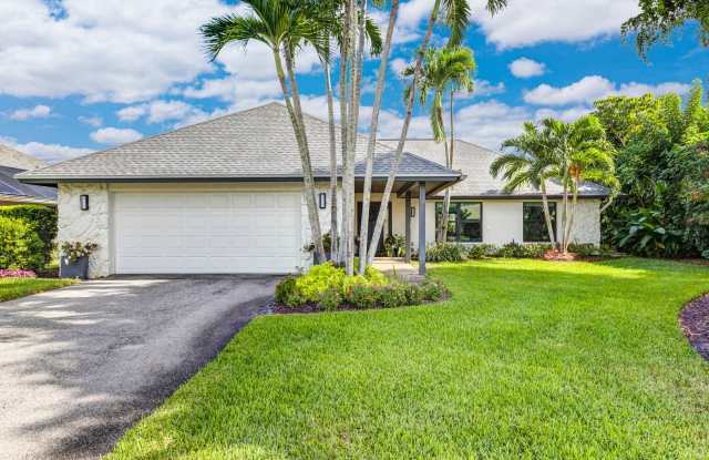 ** KINGS LAKE ** 3 BED + DEN / 2 BATH - POOL HOME - GREAT LOCATION! - ANNUAL RENTAL - 2172 Kings Lake Boulevard, Collier County, FL 34112