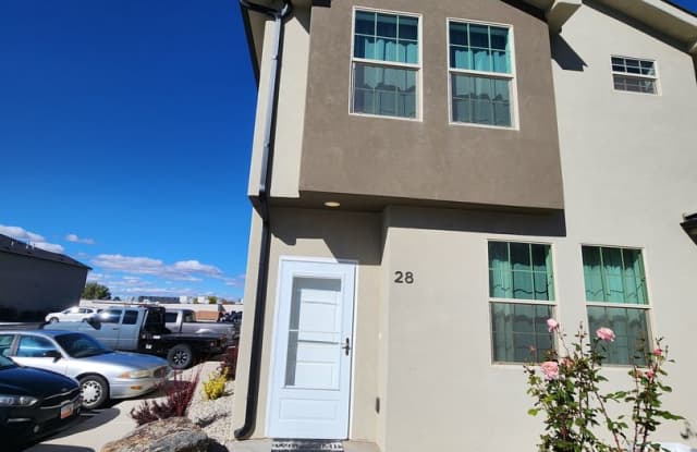 Beautiful Modern Townhome with Spacious Layout - 498 1225 North, Cedar City, UT 84721