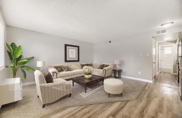 Parkwood Plaza Gallery 1