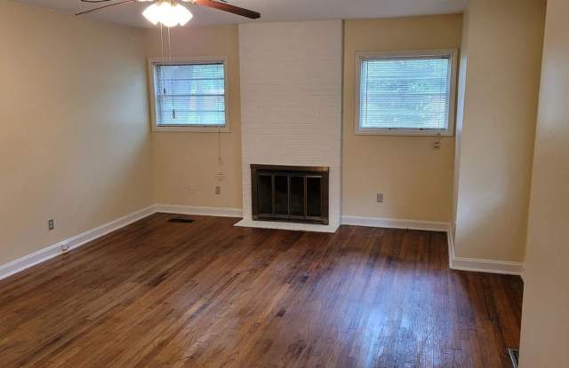 Charming All-Brick Home with Original Hardwood Floors & Fenced Yard! Gallery 3