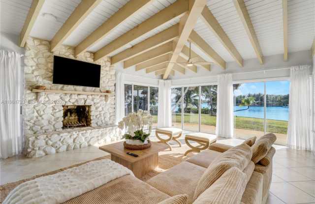 19655 Riverside Dr photos photos