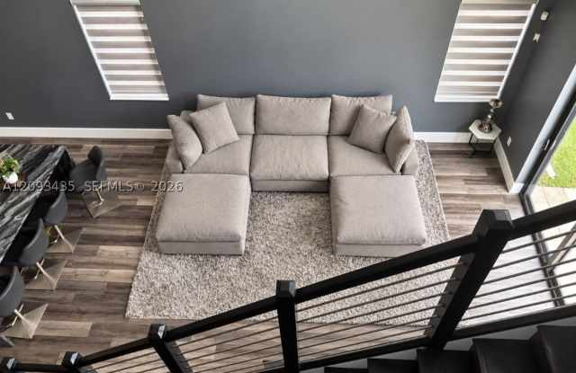 16031 NW 89th Ct Gallery 3