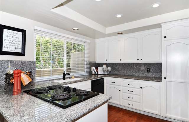 19275 Meadowood Circle Gallery 2